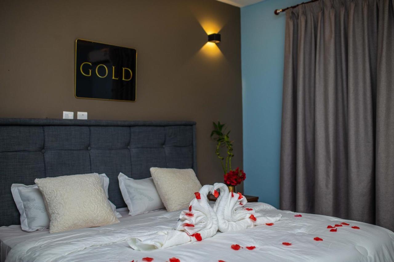 Hotel Piano & Gold Collections, Peduase Peduasi Exterior foto